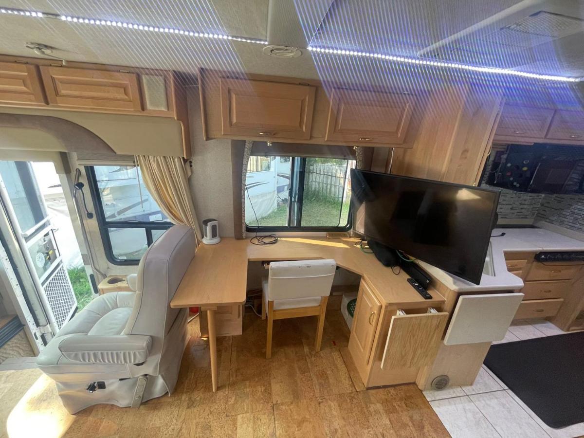 Rundle Mountain Rv Park Otel Canmore Dış mekan fotoğraf