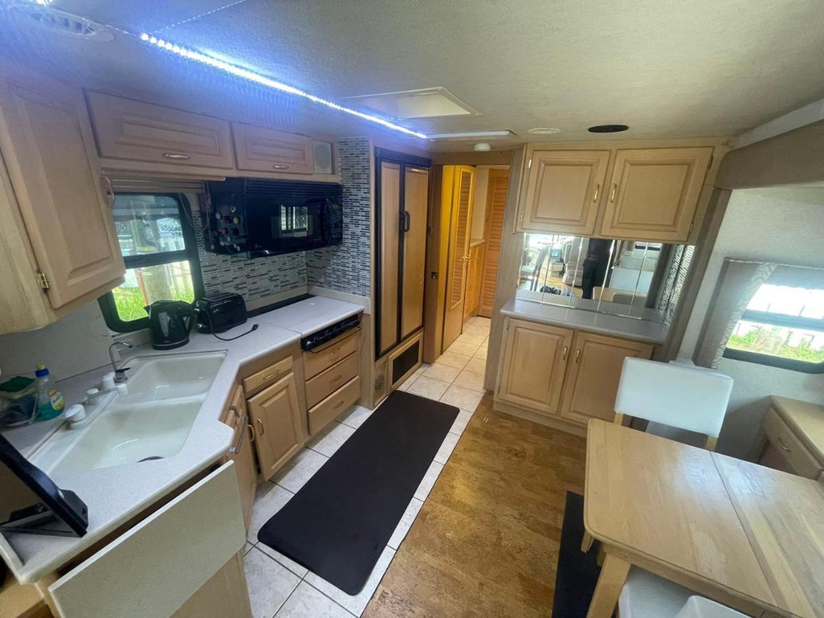 Rundle Mountain Rv Park Otel Canmore Dış mekan fotoğraf
