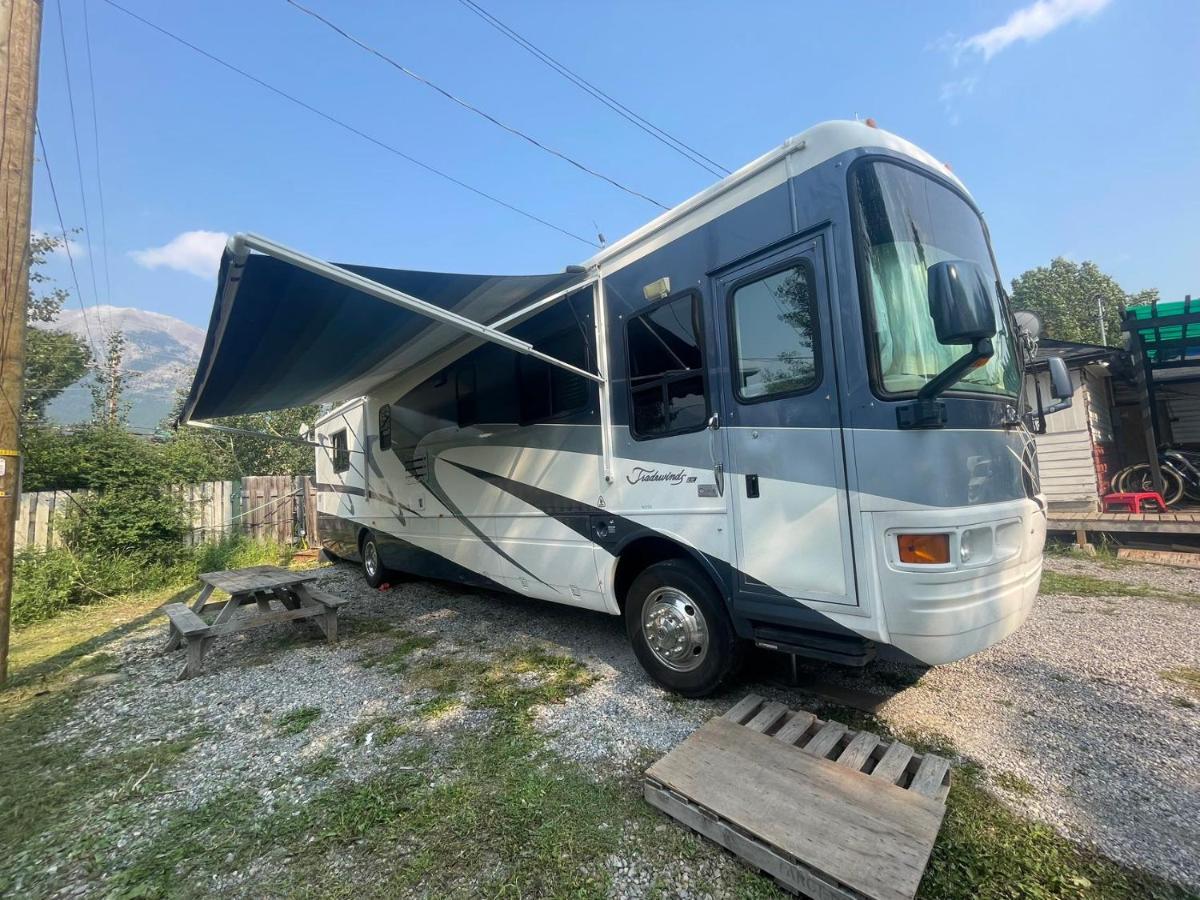 Rundle Mountain Rv Park Otel Canmore Dış mekan fotoğraf