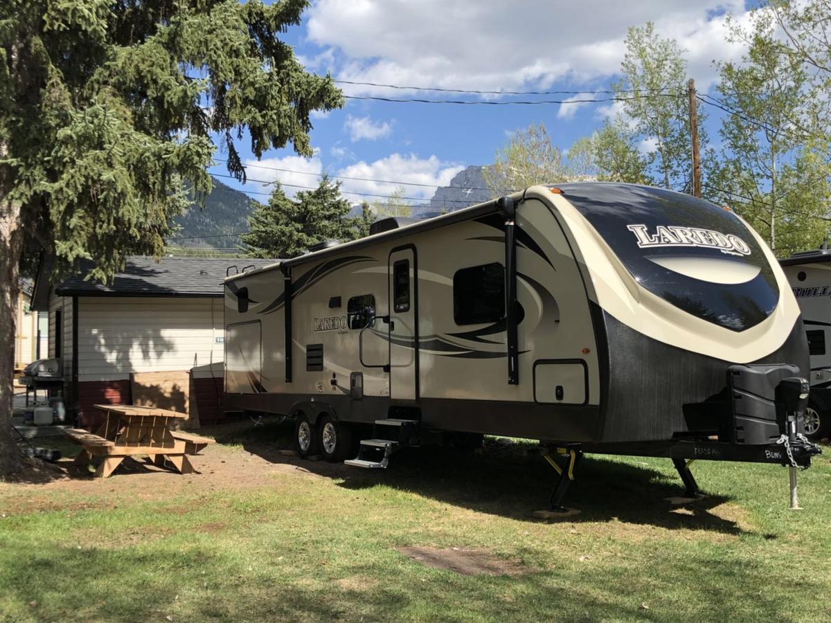 Rundle Mountain Rv Park Otel Canmore Dış mekan fotoğraf