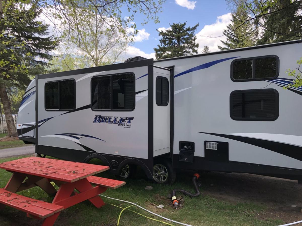 Rundle Mountain Rv Park Otel Canmore Dış mekan fotoğraf