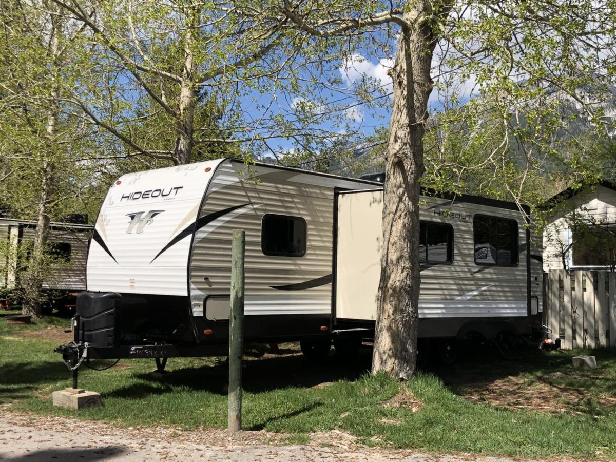 Rundle Mountain Rv Park Otel Canmore Dış mekan fotoğraf