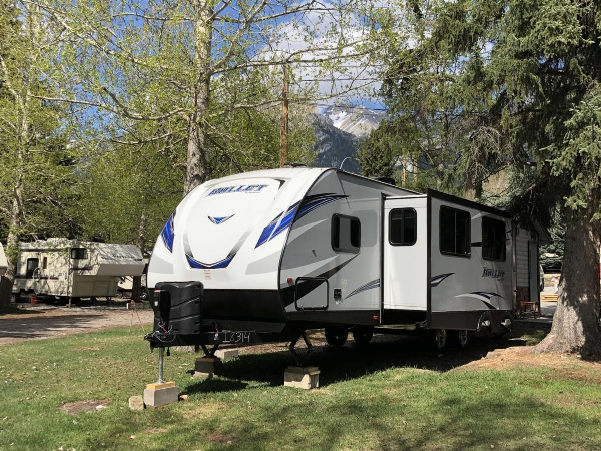 Rundle Mountain Rv Park Otel Canmore Dış mekan fotoğraf
