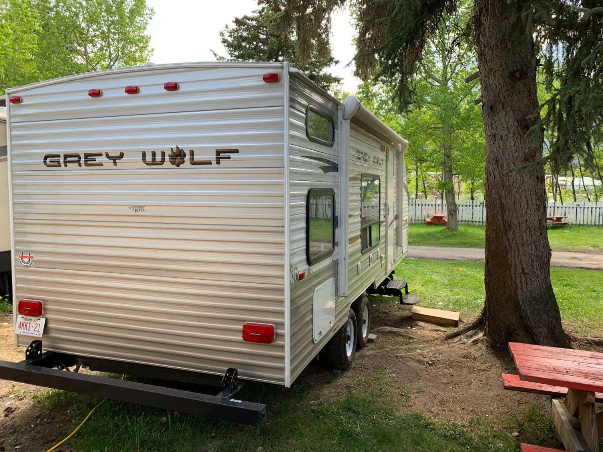 Rundle Mountain Rv Park Otel Canmore Dış mekan fotoğraf